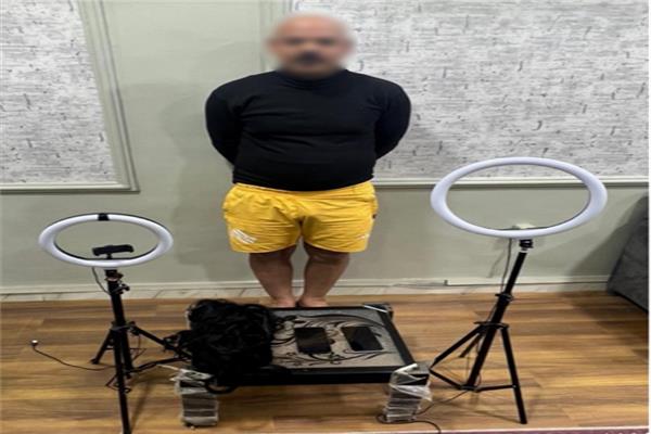 المتهم عقب القبض عليهم 