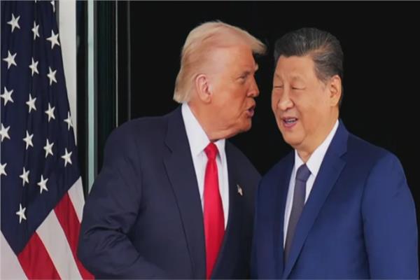 الرئيس الأمريكي دونالد ترامب ونظيره الصيني شي جين بينج