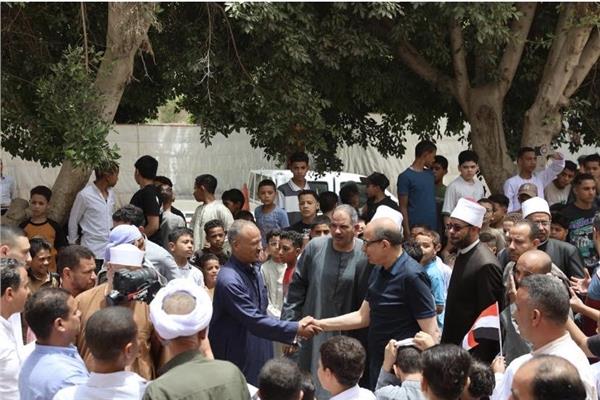 محافظ المنيا يفتتح المسجد الشرقي بنزلة الدليل 