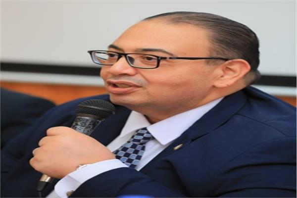 الدكتور يحيى زكريا عيد رئيس جامعة كفر الشيخ