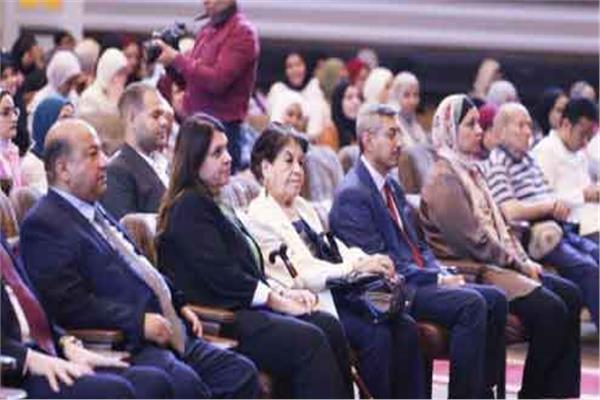 من مدرجات الجامعة إلى فضاء الثقافة والصحافة
