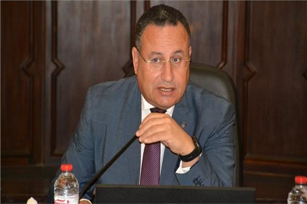 الدكتور عبد العزيز قنصوة وزير التعليم العالى