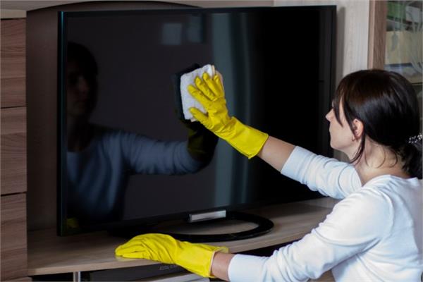  تنظيف شاشة التلفزيون