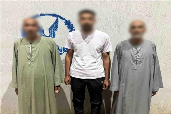 المتهمين بالشروع في قتل جارهم بأسيوط 
