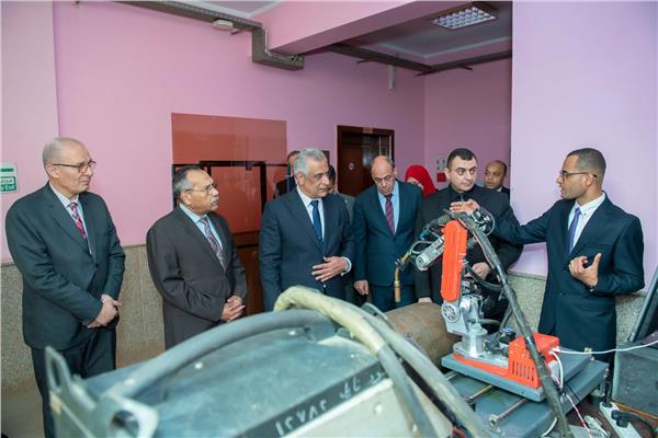  وزير الدولة للإنتاج الحربي 