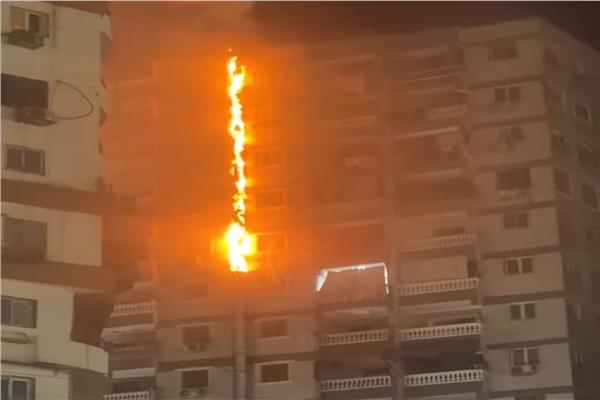 حريق داخل مدخنة مطعم مشويات بكفر شكر