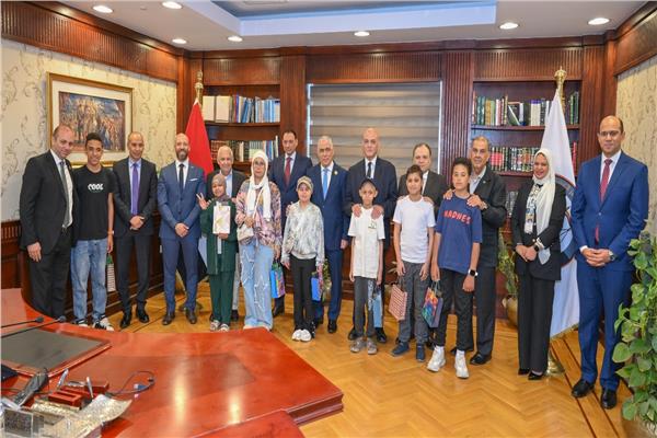 النيابة العامة تستقبل أطفال مستشفى 57357