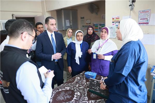 نائب وزير الصحة يجري جولة مفاجئة بالإسكندرية