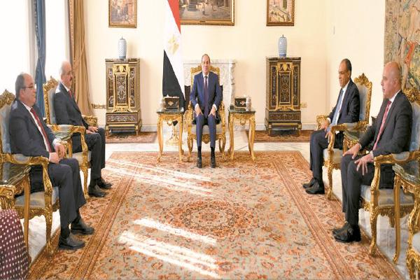 الرئيس عبدالفتاح السيسى خلال استقباله الوفد التونسى برئاسة محمد على النفطى 