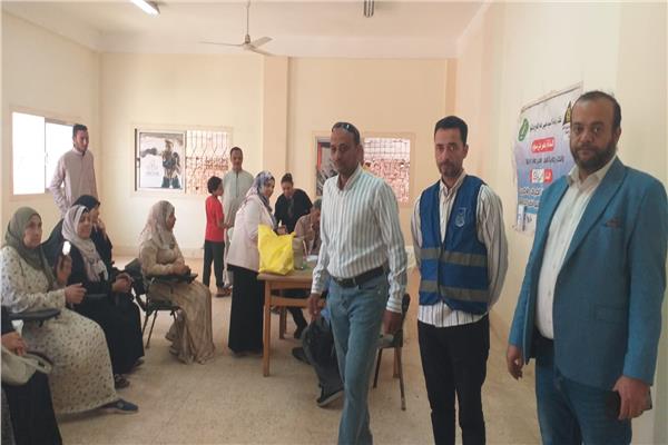  قافلة طبية وتوعوية بقرية زرقان
