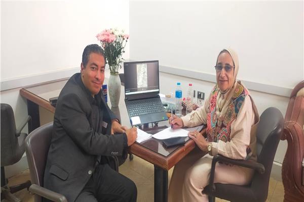 محرر بوابة أخبار اليوم خلال حواره مع الدكتورة حنان فرج