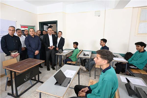 رئيس الوزراء يتفقد مجمع بولاق الدكرور التعليمي
