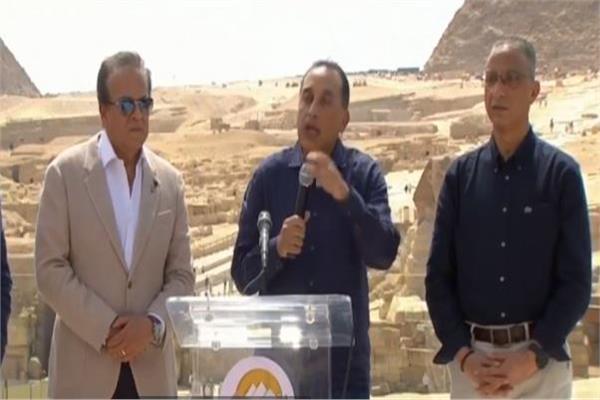 رئيس مجلس الوزراء خلال المؤتمر الصحفي