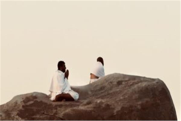 الحجيج على جبل عرفات