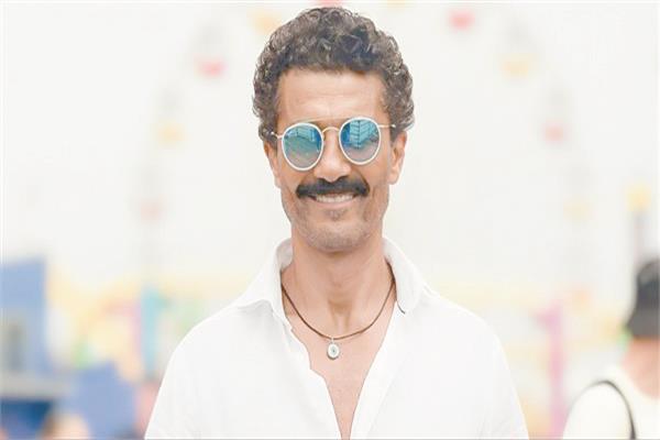 الفنان خالد النبوى