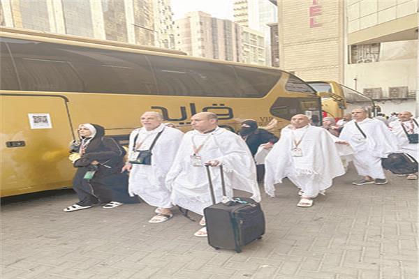 جموع الحجاج المصريين فى طريقها إلى عرفات