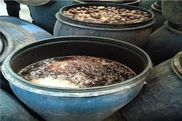 ضبط 34 طن مخللات غير صالحة للاستهلاك الآدمي وإعدامها بسمالوط