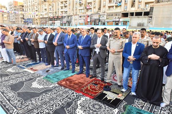 محافظ أسيوط يؤدي صلاة عيد الأضحى 