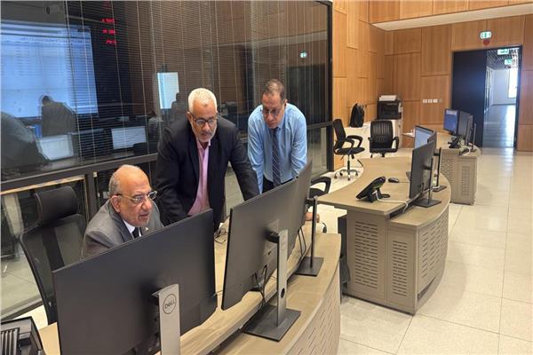 تفاصيل جولة وزير الكهرباء بالتحكم القومي أول أيام العيد