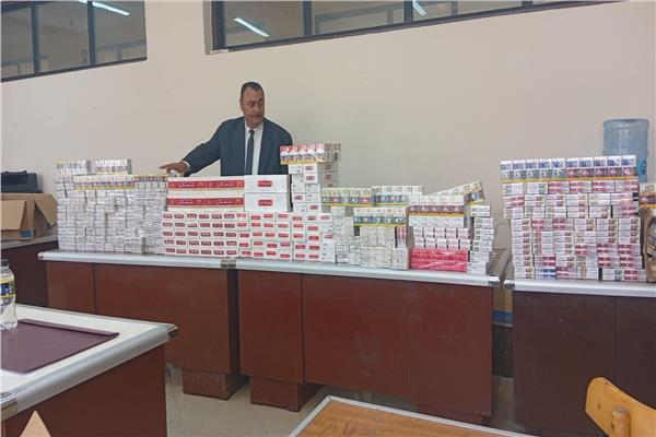 ضبط 3 آلاف علبة سجائر مجهولة المصدر بالإسماعيلية