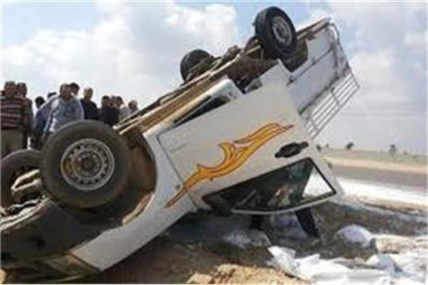 حادث انقلاب سيارة ربع نقل
