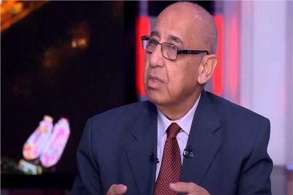 الدكتور علي عوف، رئيس شعبة الأدوية
