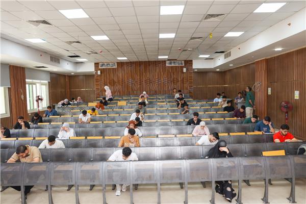 انتظام امتحانات نهاية العام بجامعة المنصورة الأهلية