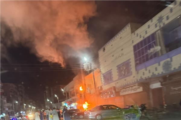 حريق هائل يلتهم مطعم شهير في نجع حمادي