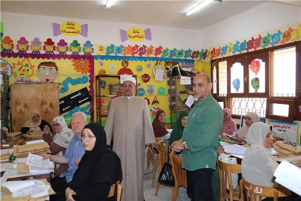 رئيس القليوبية الأزهرية يتابع تصحيح الشهادتين الابتدائية والإعدادية 