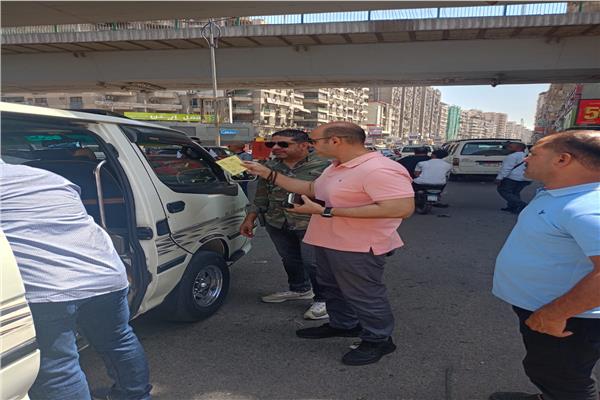 ضبط مخالفات سيارات السرفيس