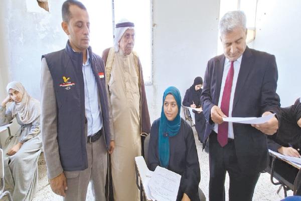 وفد اللجنة المصرية خلال تفقده امتحانات الثانوية الأزهرية فى غزة