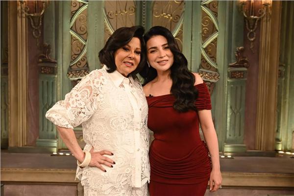  الفنانة مي عز الدين مع الإعلامية إسعاد يونس