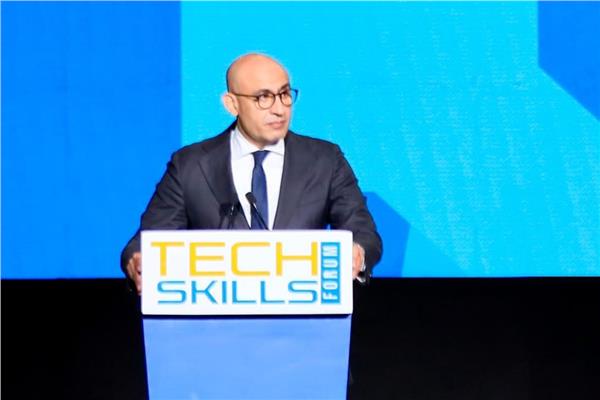 محمد عبداللطيف وزير التربية والتعليم