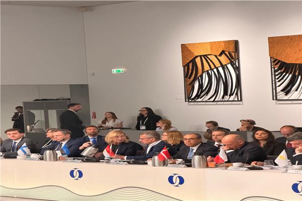 وزير الخارجية يشارك في اجتماع ال٣٥ لمجلس محافظي البنك الأوروبي لإعادة الإعمار والتنمية 