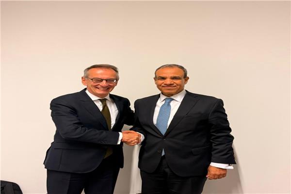 وزير الخارجية يلتقي نائب رئيس البنك الأوروبي لإعادة الإعمار والتنمية للشؤون المصرفية
