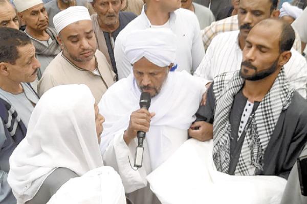 خلال جلسة الصلح بين أبناء نجم والأشراف