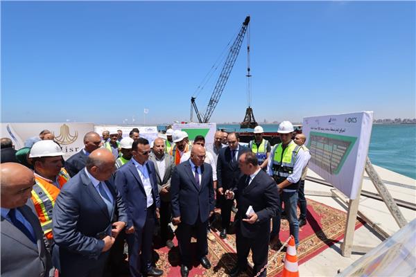  وزير النقل يتفقد مشروعات ميناءي الإسكندرية والدخيلة