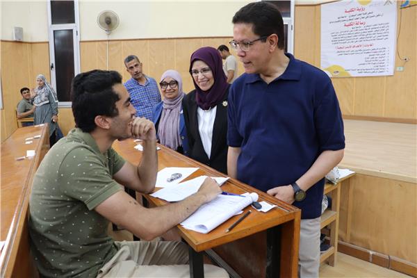 الدكتور ناصر الجيزاوي رئيس جامعة بنها