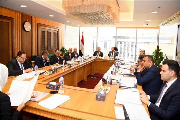 وزير الخارجية يشارك مسابقة التعيين بوزارة الخارجية