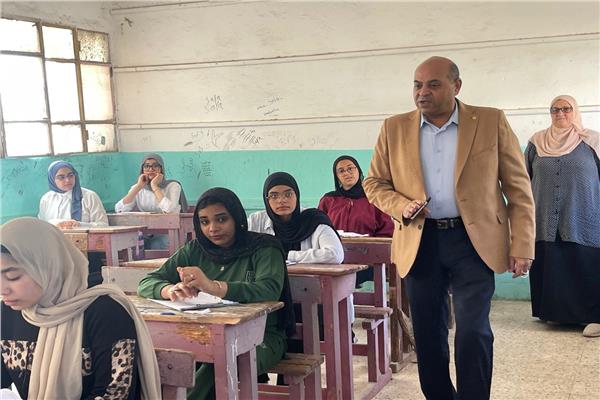 قرار فوري من تعليم الدقهلية بشأن خطأ في امتحان اللغة الإنجليزية.. عاجل 