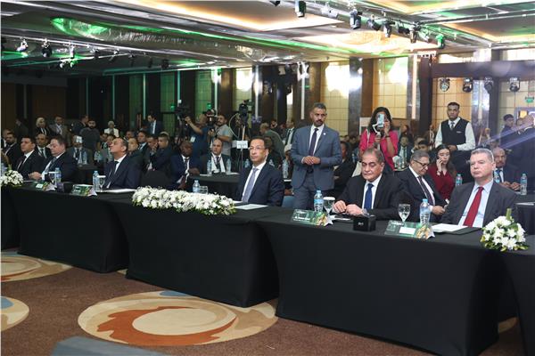 وزير الاتصالات يشارك بالجلسة الافتتاحية لمؤتمر ومعرض الأمن السيبراني caisec’26 