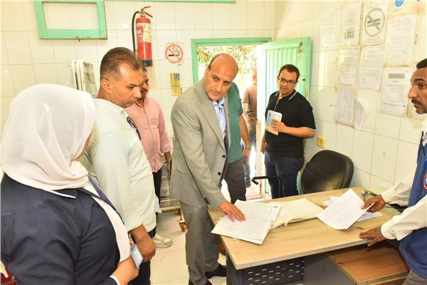 محافظ أسيوط يحيل مدير الوحدة الصحية بعرب المدابغ