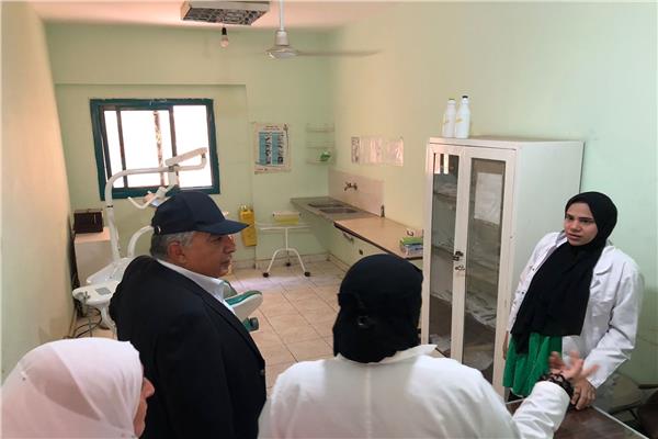 محافظ الدقهلية بزيارة تفقدية لوحدة طب الأسرة بقرية نشا بمركز نبروه