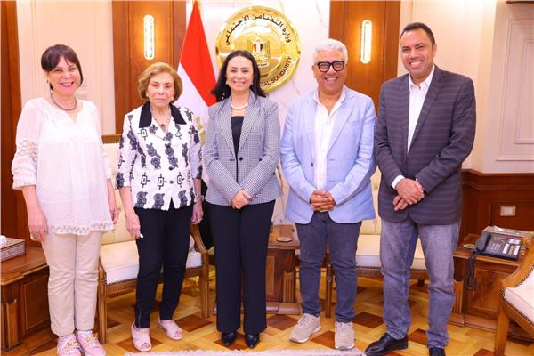 وزيرة التضامن الاجتماعي تستقبل وفد مهرجان أسوان الدولي لأفلام المرأة  