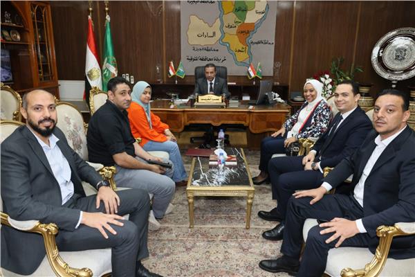 محافظ المنوفية يلتقي وفد مركز إبداع مصر الرقمية وتكنولوجيا المعلومات 