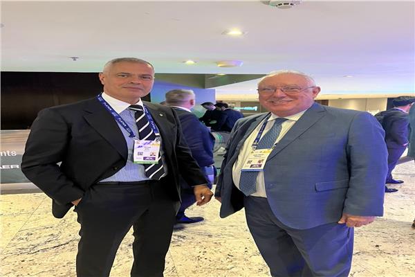 مصر للطيران تبحث تحديات الصناعة