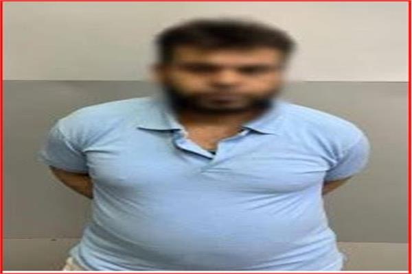 خلافات زوجية تنتهي بمأساة.. ضبط والد متهم في وفاة طفلته بالسلام