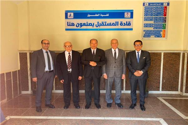الدكتور شريف خاطر، رئيس جامعة المنصورة،