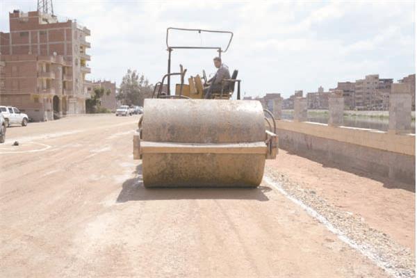 جانب من أعمال تطوير المحور المرورى الجديد فى المحلة
