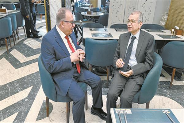 د. أسامة حمدى خلال حواره مع محرر «الأخبار»